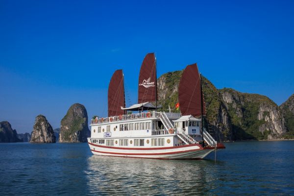 halong bay vietnam 1