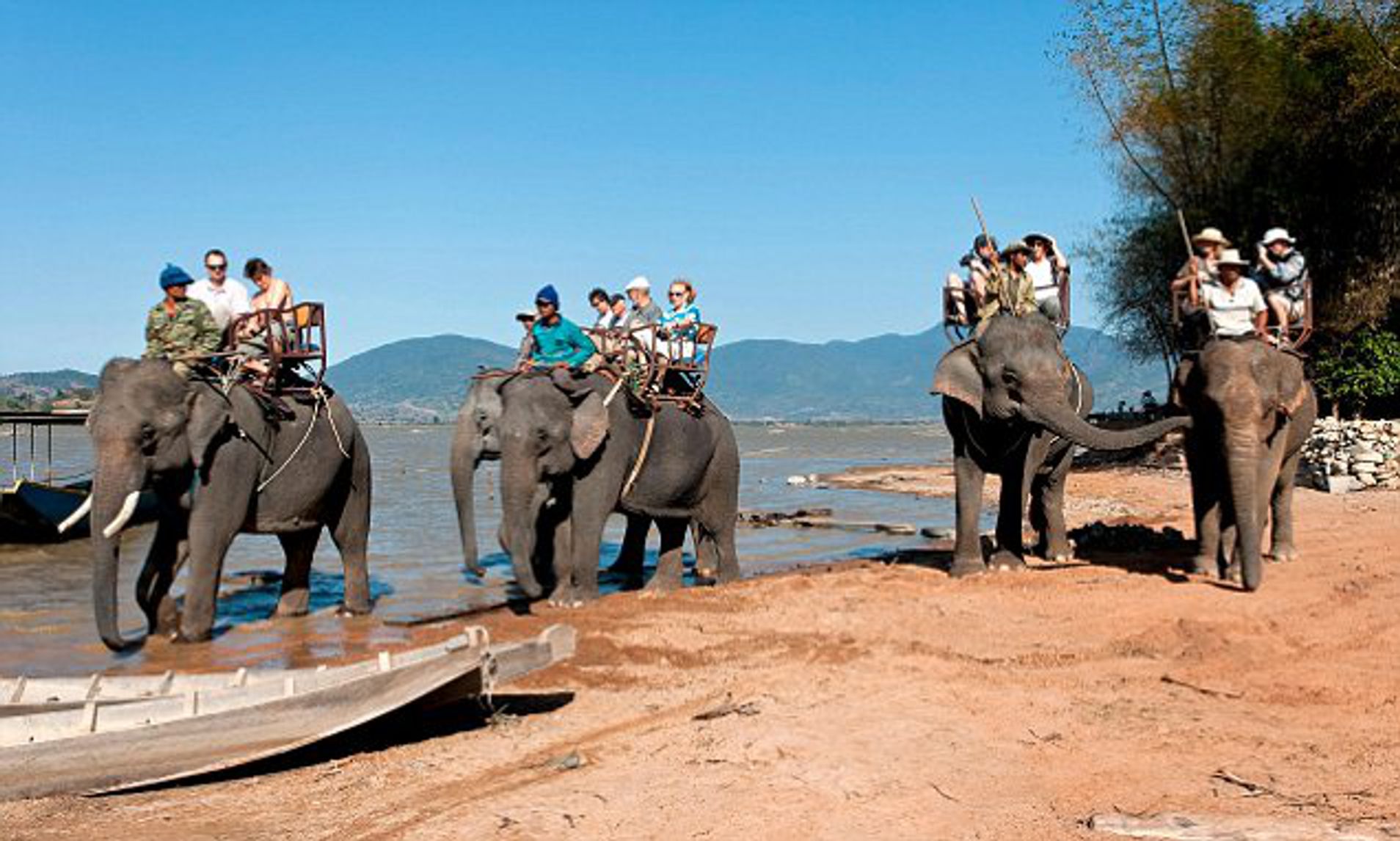 Elephant ride at Lak Lake